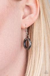 Paparazzi HAUTE Hardware - silver