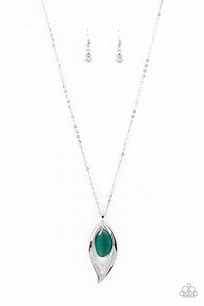 Paparazzi Magical Meadow - green