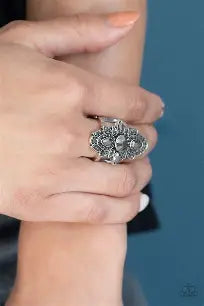 Paparazzi - Glam Demand - silver
