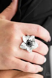 Paparazzi - Ask for Flowers - black