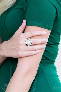 Paparazzi - Pampered in Pearls - white