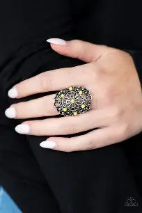 Paparazzi - Floral Fancies - yellow