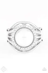 Paparazzi - Pampered in Pearls - white