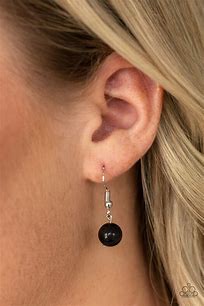 Paparazzi Tasseled Tranquility - black