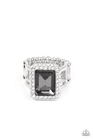 Paparazzi - Glamorously Glitzy - Black