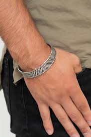 Paparazzi - Risk-Taking Texture - silver