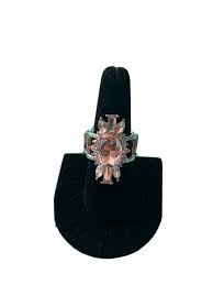 Paparazzi - Icy Icon - pink