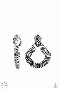 Paparazzi Better Buckle up (silver/clip-on)