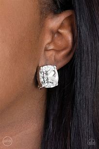 Paparazzi Bombshell Brilliance - white