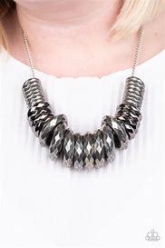 Paparazzi HAUTE Hardware - silver
