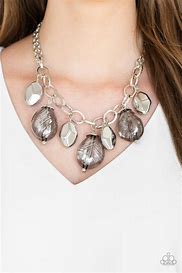 Paparazzi Looking Glass Glamorous - silver