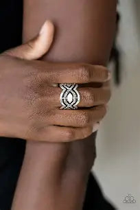 Paparazzi - Divinely Deco - Silver