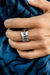 Paparazzi - Scintillating Smolder - silver