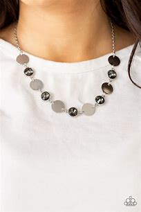 Paparazzi Refined Reflections - silver
