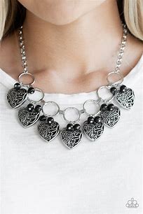 Paparazzi Very Valentine - black
