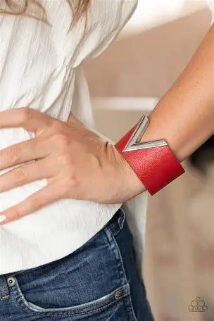 Paparazzi - Claws Out - red